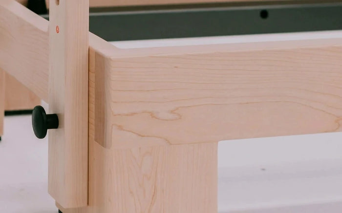 Chassis et pietement en bois massif du Reformer Maitre
